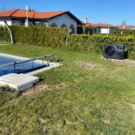 Private 102 With Heated Pool In Blacksearama 빌라 발치크